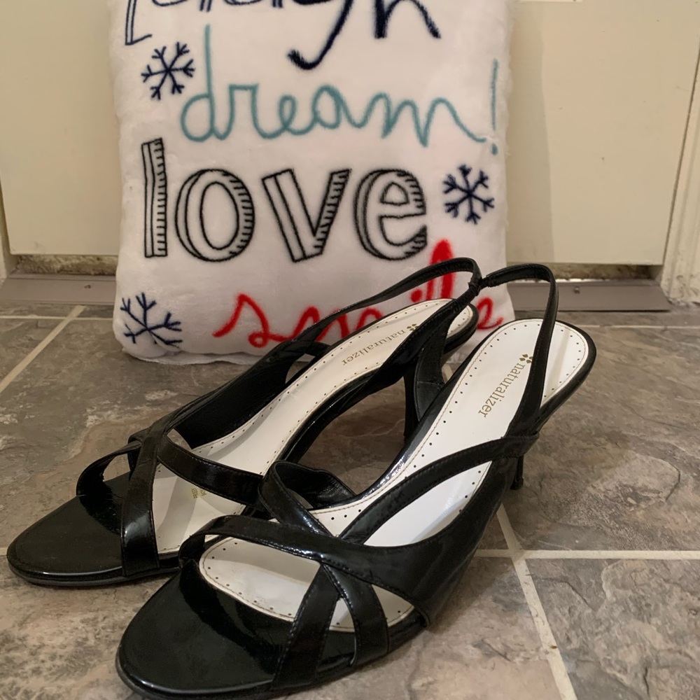 Naturalizer Black Sandals Size 10